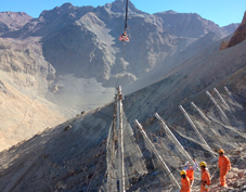 Trabajos de montaje de equipos anti-avalancha